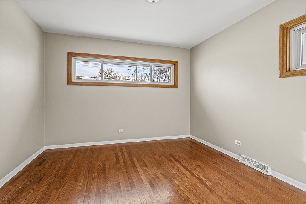 5001 Harnew Road South Oak Lawn, IL 60453 - Photo 24 of 37