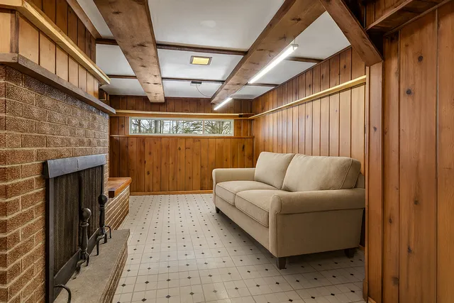 $365,000 | 5001 Harnew Road South, Oak Lawn, IL 60453