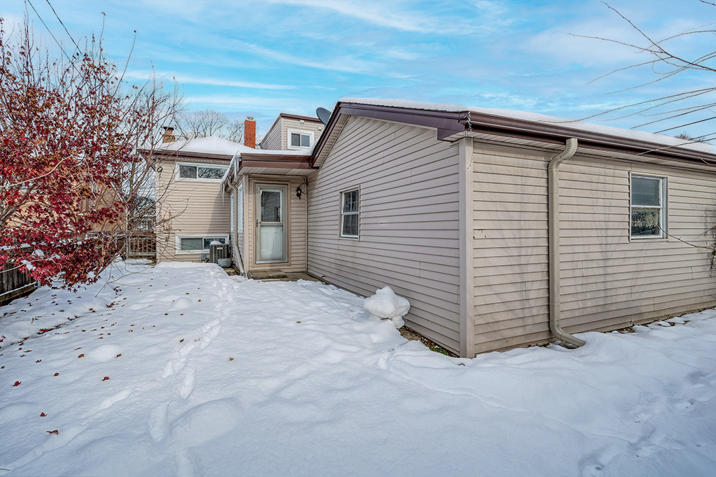 5001 Harnew Road South Oak Lawn, IL 60453 - Photo 33 of 37