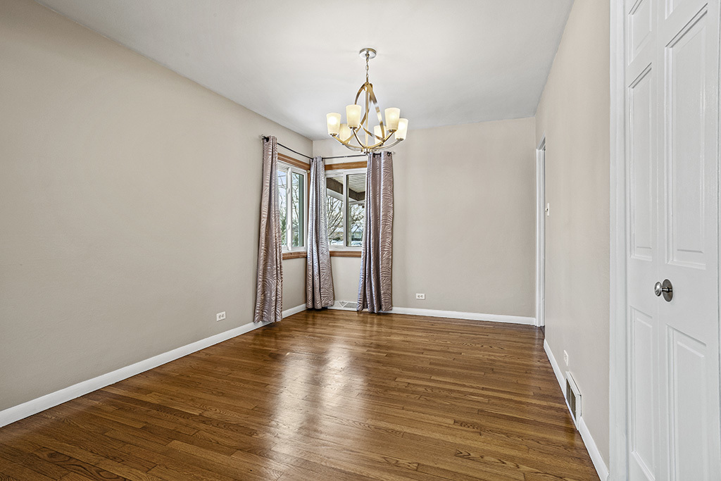 5001 Harnew Road South Oak Lawn, IL 60453 - Photo 9 of 37