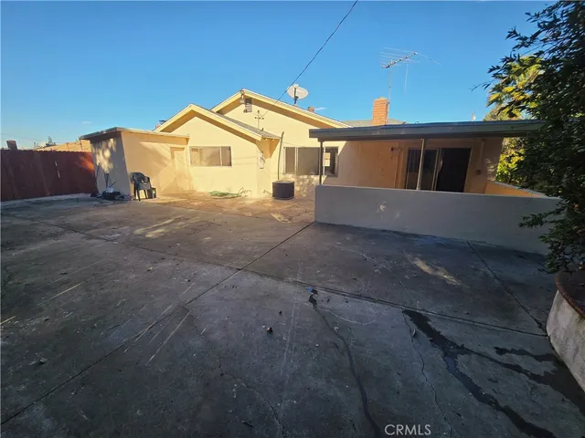 a view of house and outdoor space