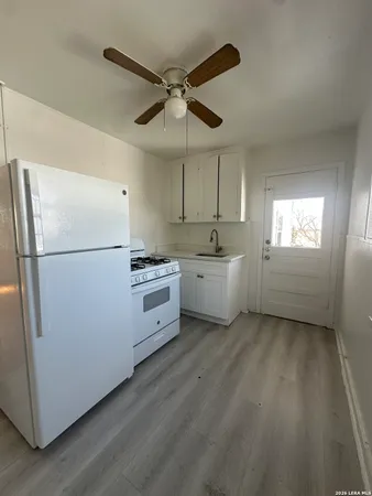 $800 | 417 Eleanor Avenue, Unit 4, San Antonio, TX 78209