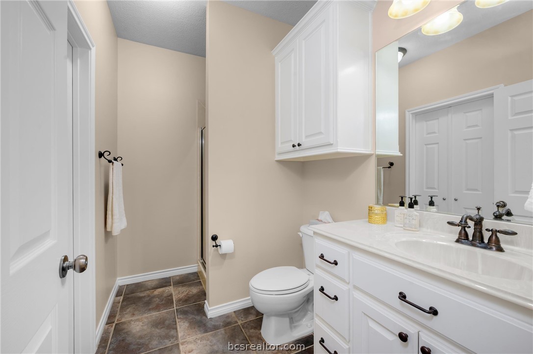 6400 Koppe Bridge Road College Station, TX 77845 - Photo 29 of 47 Downstairs guest bath.