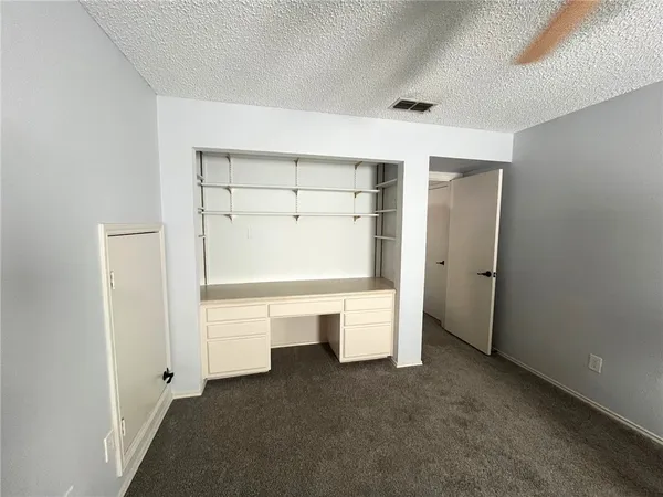 a view of utility room