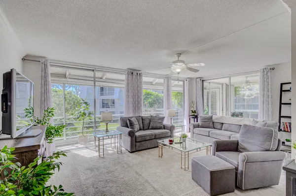 $2,500 | 1201 Sugar Sands Boulevard, West Palm Beach, FL 33404