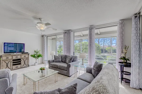 $2,500 | 1201 Sugar Sands Boulevard, West Palm Beach, FL 33404