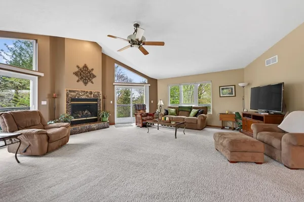 $379,000 | 1261 Lake Summerset Road, Lake Summerset, IL 61019