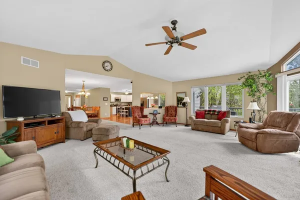 $379,000 | 1261 Lake Summerset Road, Lake Summerset, IL 61019