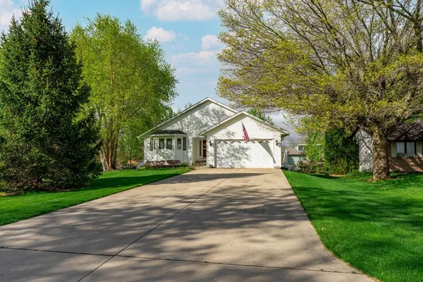 $379,000 | 1261 Lake Summerset Road, Lake Summerset, IL 61019