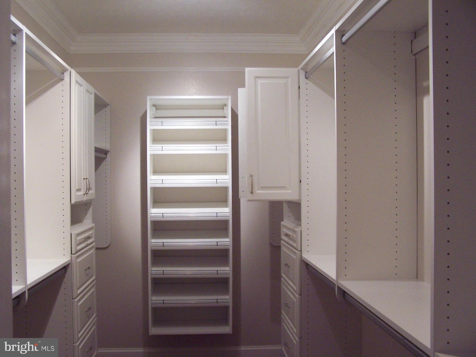 1079 Mountain View Road Fredericksburg, VA 22406 - Photo 17 of 30 Walk in Closet