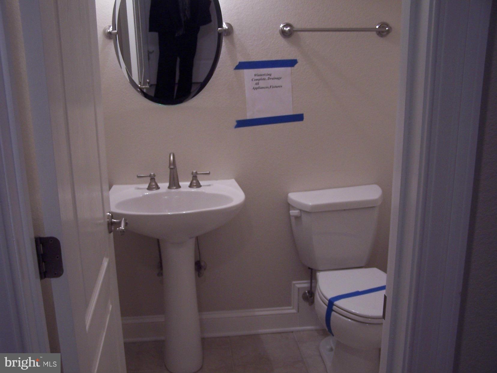 1079 Mountain View Road Fredericksburg, VA 22406 - Photo 20 of 30 Hall Bath
