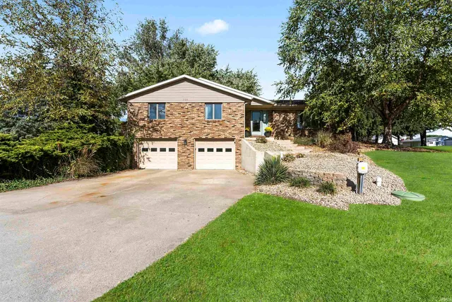 $350,000 | 106 EMS C30 Lane, Warsaw, IN 46582