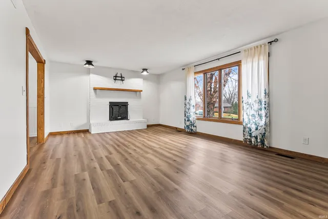 $350,000 | 106 EMS C30 Lane, Warsaw, IN 46582