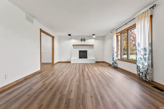 $350,000 | 106 EMS C30 Lane, Warsaw, IN 46582