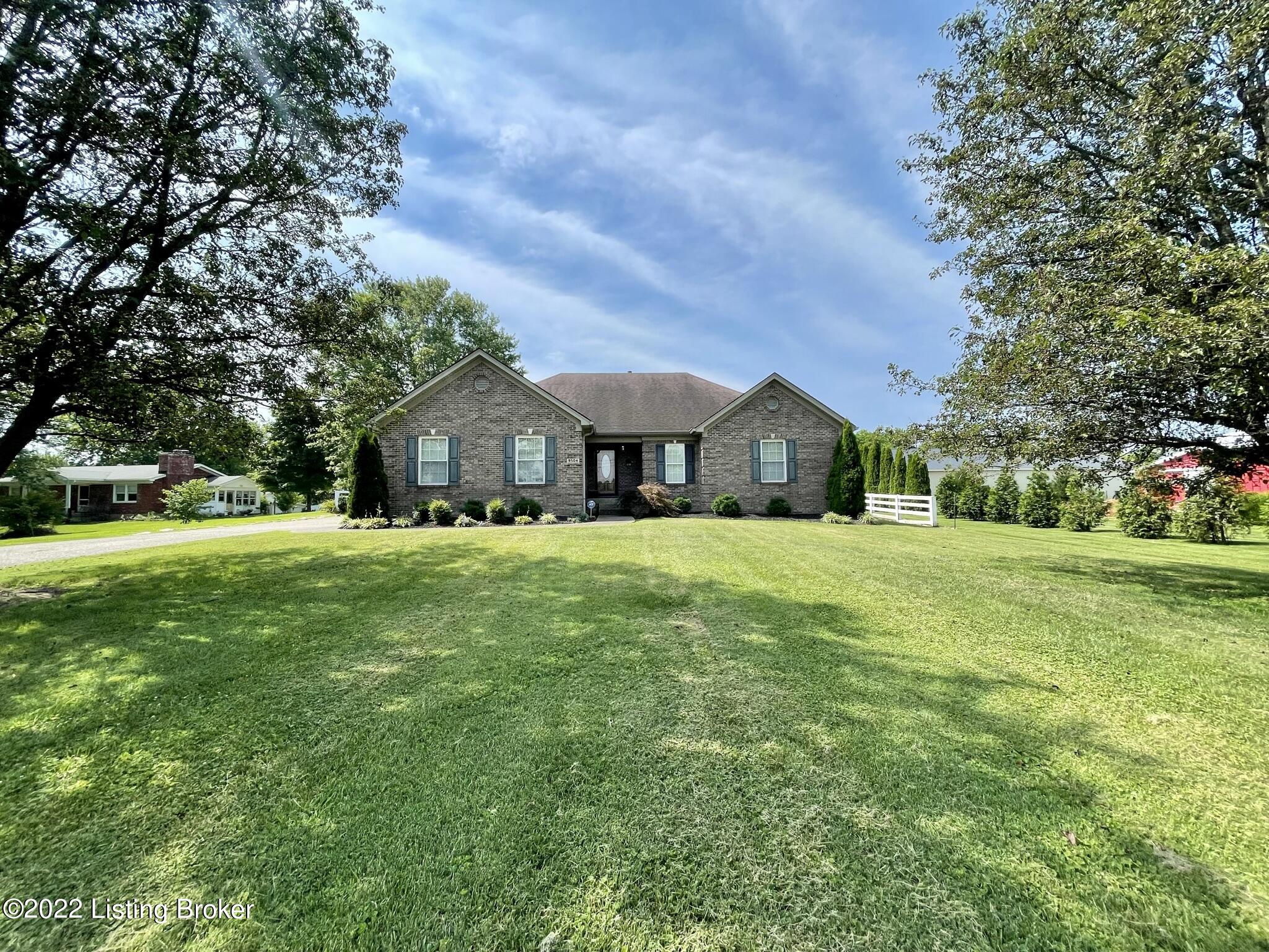 9504 Independence School Road Louisville, KY 40291 - Photo 3 of 31 FullSizeRender-14