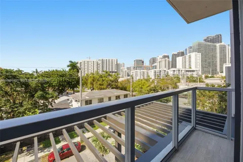 $989,000 | 1611 Southwest 2nd Avenue, Unit 301, Miami, FL 33129