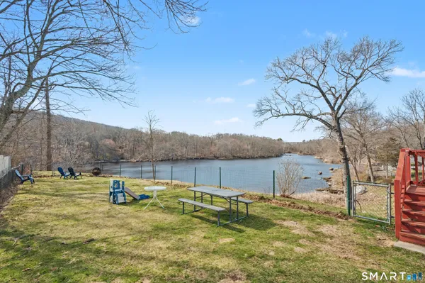 $319,900 | 95 Kitemaug Road, Montville, CT 06382