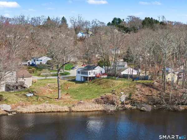 $319,900 | 95 Kitemaug Road, Montville, CT 06382