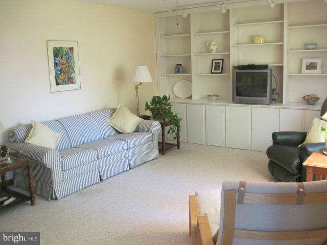 3930 Dogwood Road Port Republic, MD 20676 - Photo 3 of 19 Living Room