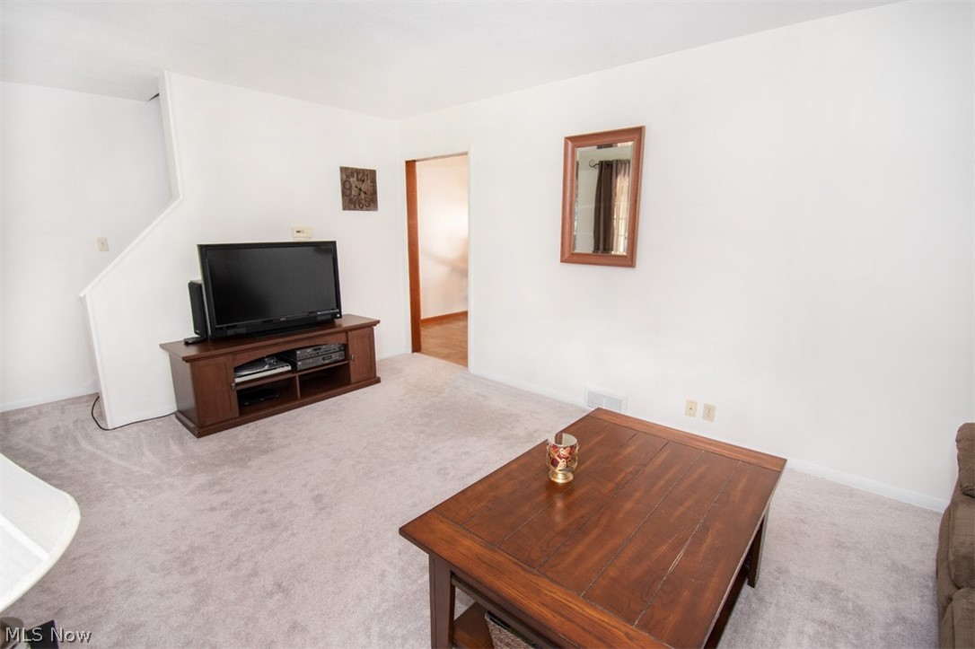 2963 Pothour Wheeler Road Hubbard, OH 44425 - Photo 9 of 28 Gallery Image 9