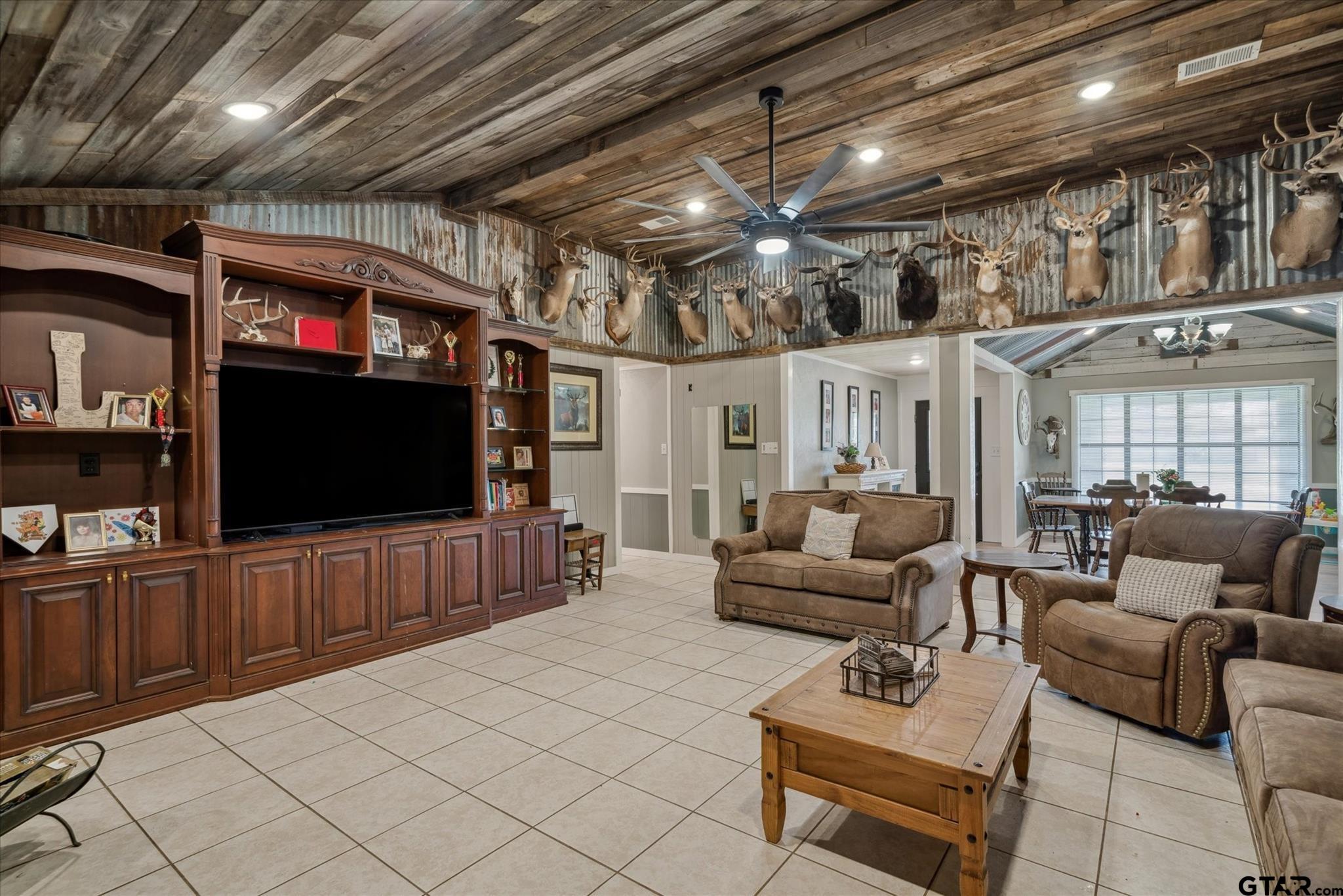 350 Alaska Street Van, TX 75790 - Photo 13 of 37 a living room with furniture and a flat screen tv