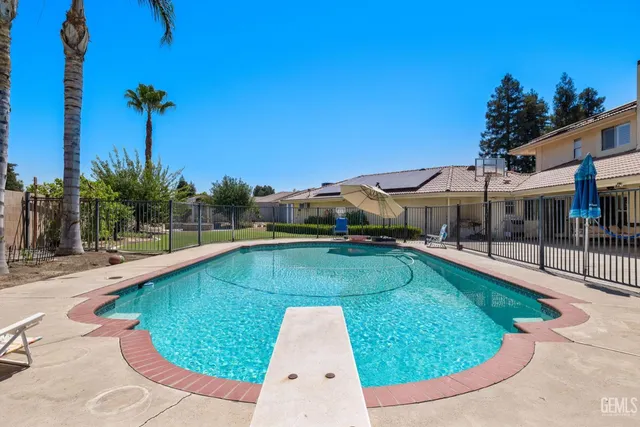 a view of a walk in closet