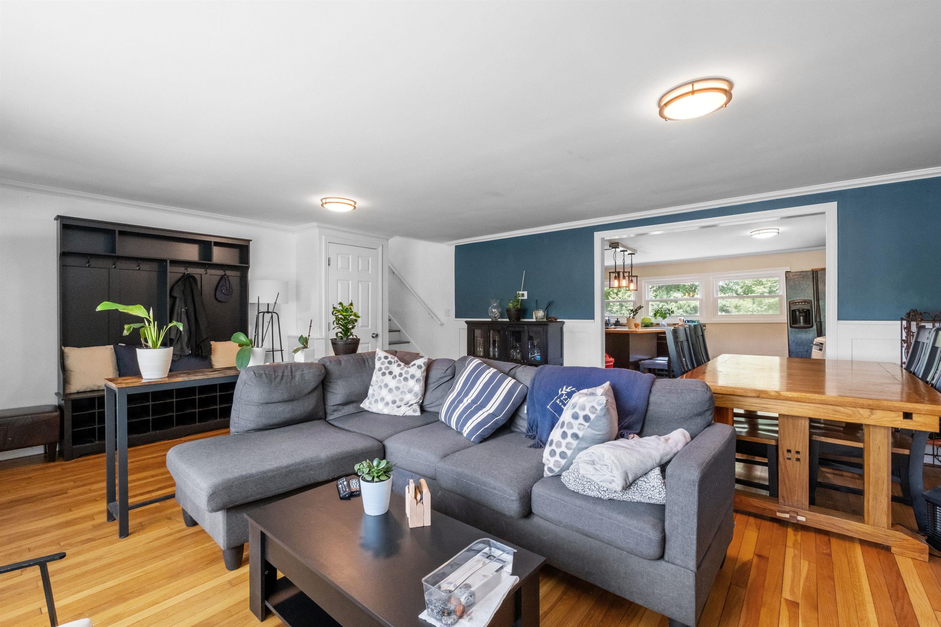 271 River Road Bow, NH 03304 - Photo 4 of 40