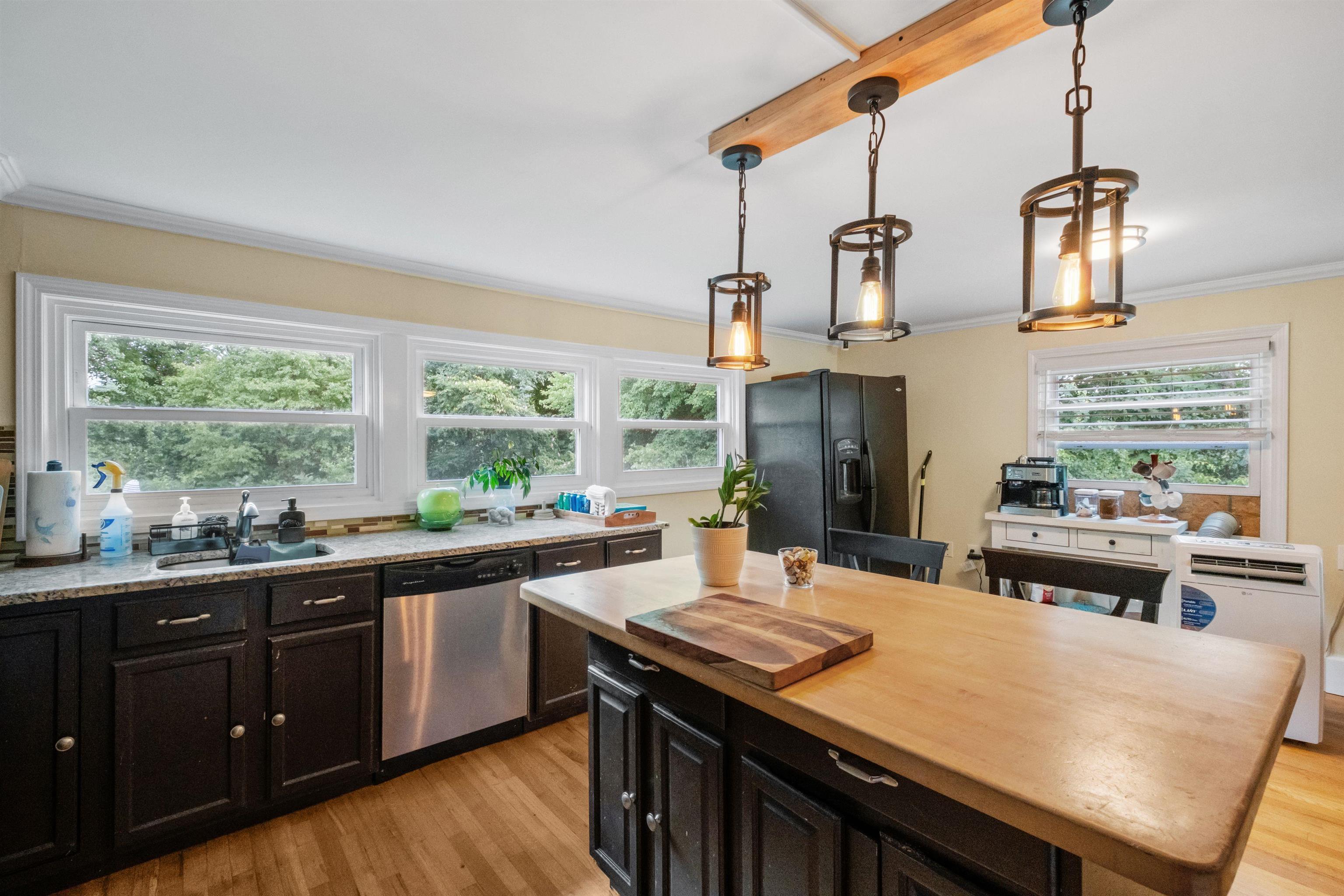 271 River Road Bow, NH 03304 - Photo 7 of 40