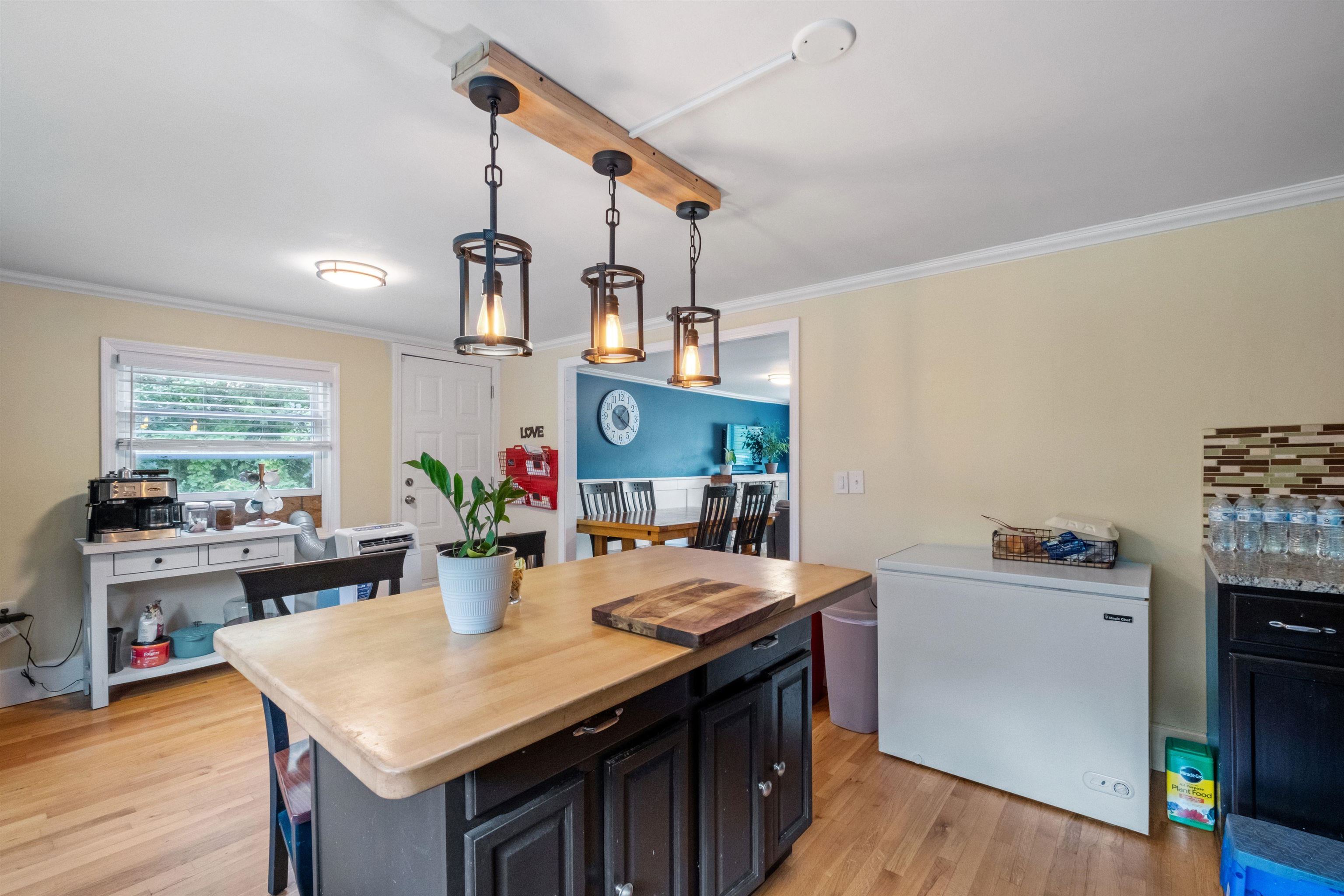 271 River Road Bow, NH 03304 - Photo 8 of 40