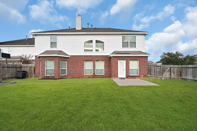 $2,500 | 18123 Memorial Falls Drive, Tomball, TX 77375