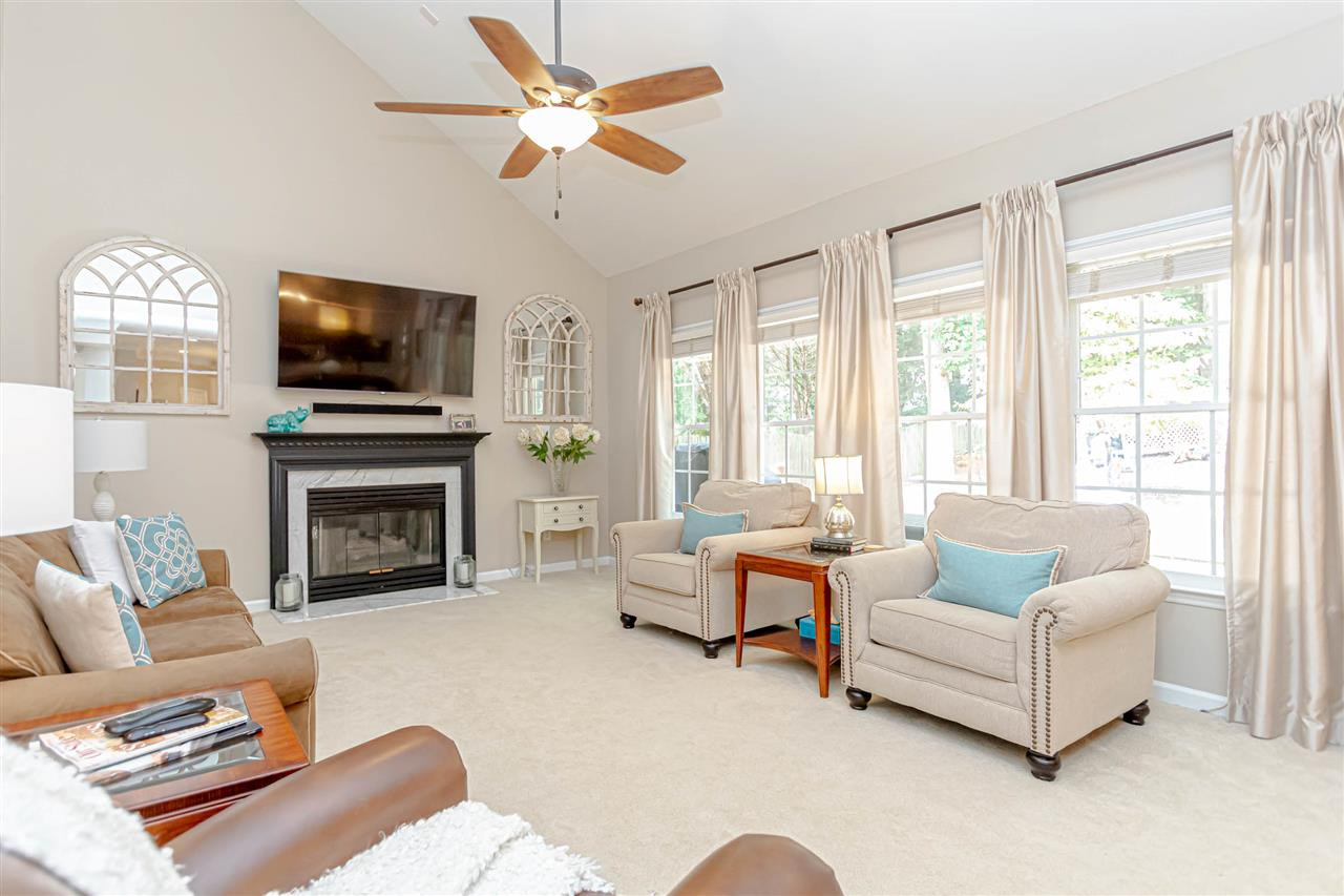 7900 Verona Place Raleigh, NC 27613 - Photo 9 of 28 Family Room