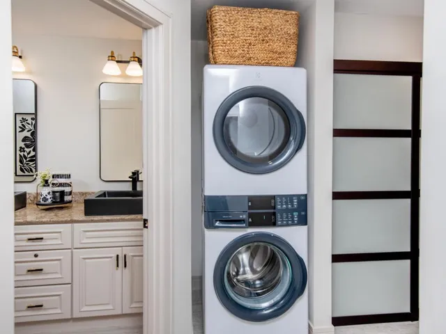 $240,000 | 7401 West 101st Street, Unit 111, Bloomington, MN 55438