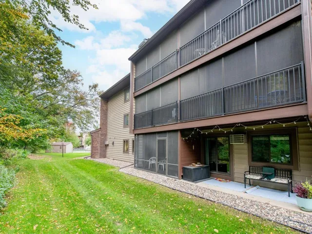 $240,000 | 7401 West 101st Street, Unit 111, Bloomington, MN 55438