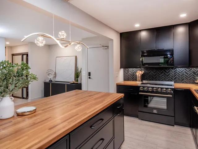 $240,000 | 7401 West 101st Street, Unit 111, Bloomington, MN 55438