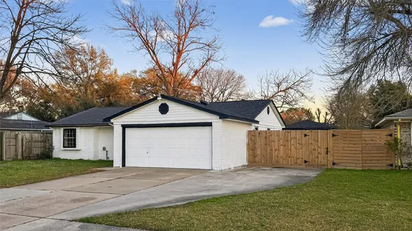 $2,270 | 1307 Saddle Rock Drive, Houston, TX 77088