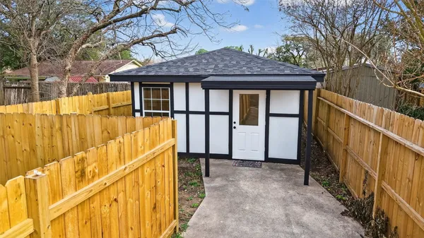 $2,270 | 1307 Saddle Rock Drive, Houston, TX 77088