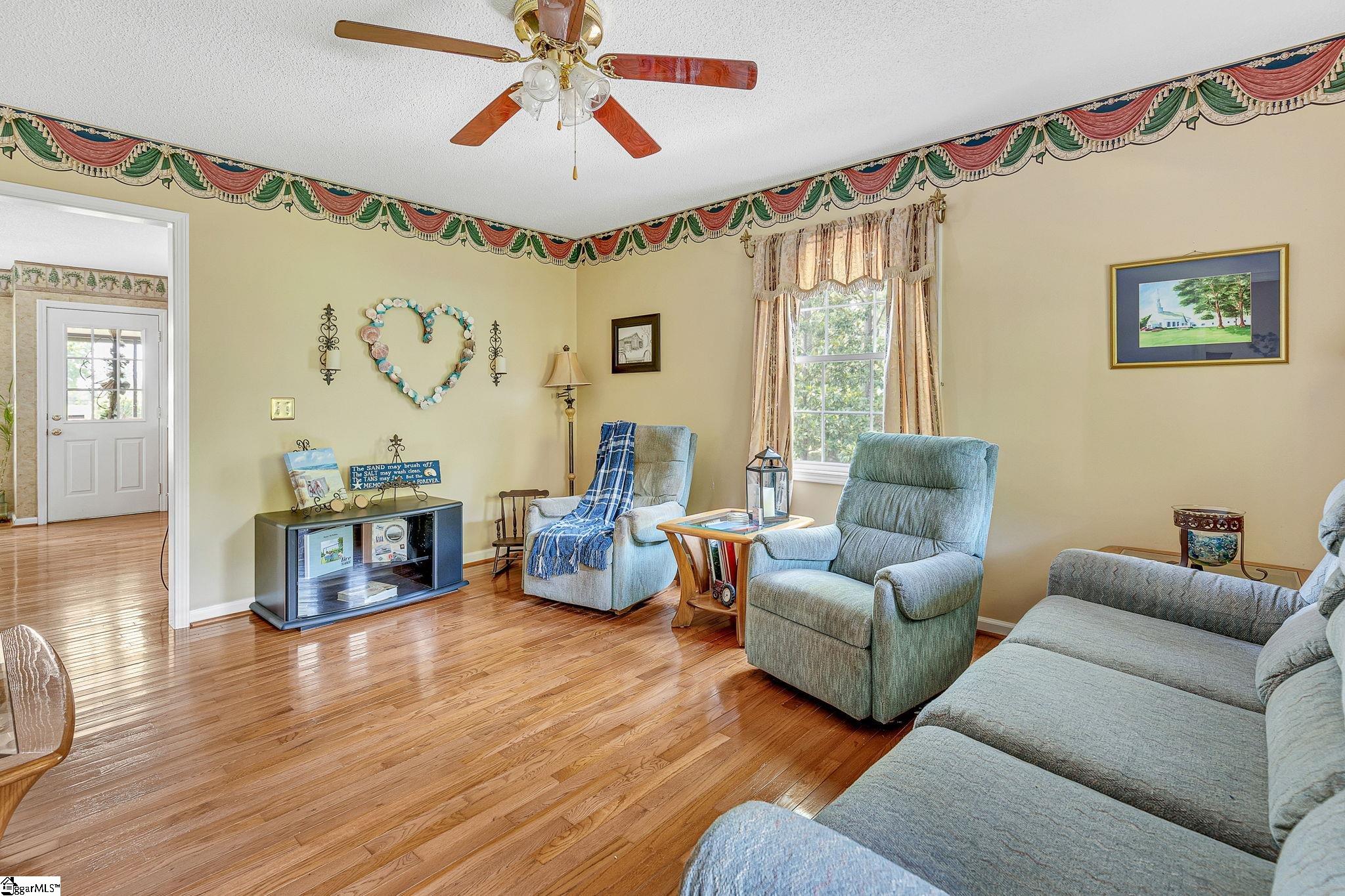 379 Stewart Road Six Mile, SC 29682 - Photo 4 of 36