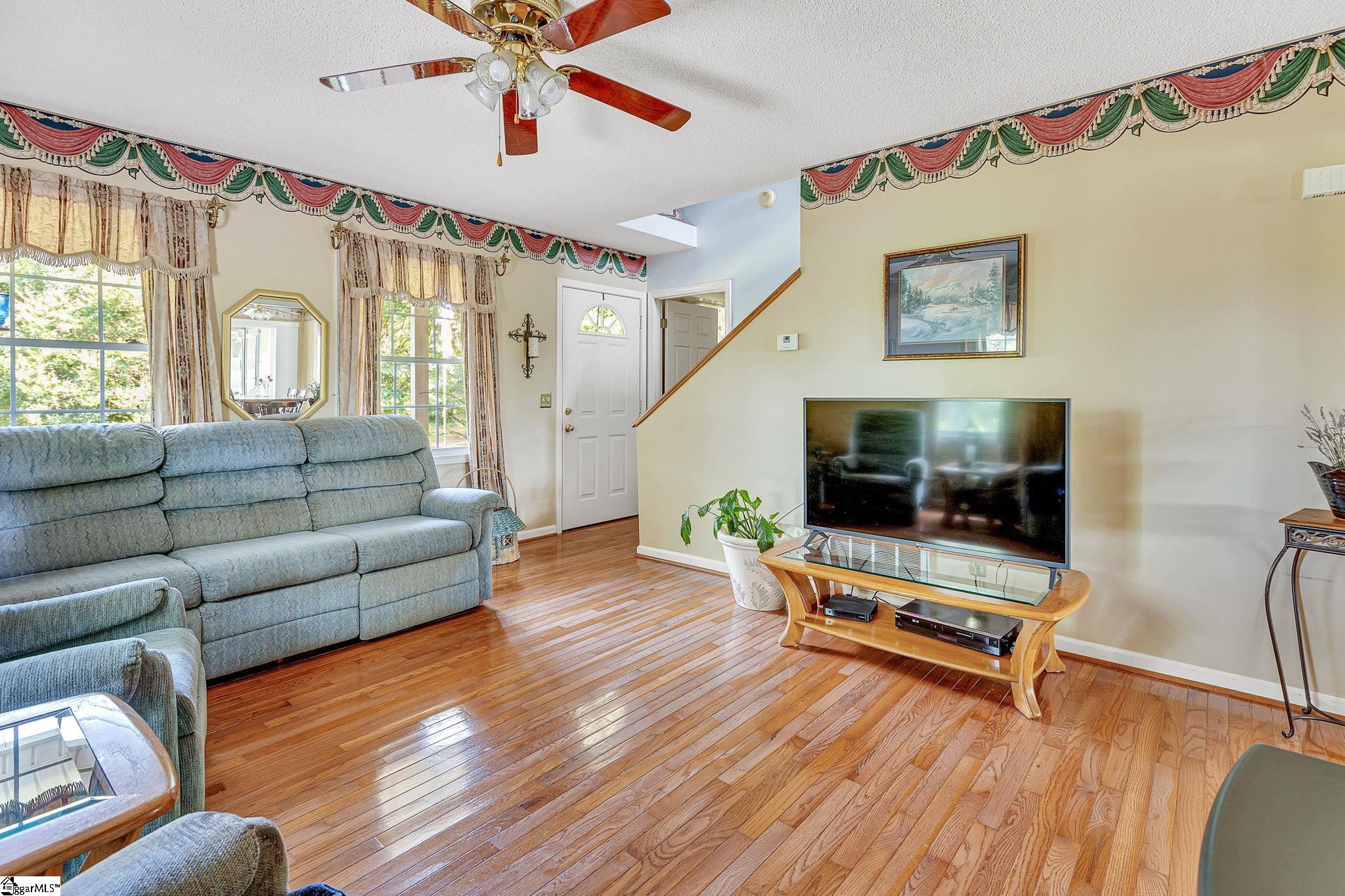 379 Stewart Road Six Mile, SC 29682 - Photo 5 of 36