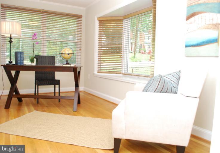 5321 Wakefield Road Bethesda, MD 20816 - Photo 2 of 18 Interior (General)