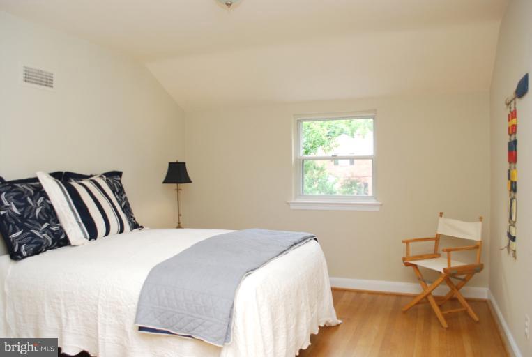 5321 Wakefield Road Bethesda, MD 20816 - Photo 16 of 18 Bedroom