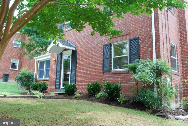 5321 Wakefield Road Bethesda, MD 20816 - Photo 17 of 18 Exterior (Front)
