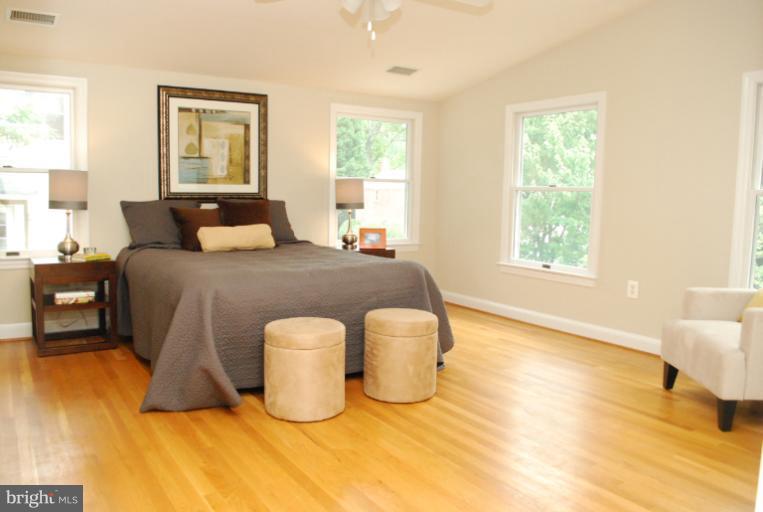 5321 Wakefield Road Bethesda, MD 20816 - Photo 10 of 18 Bedroom (Master)
