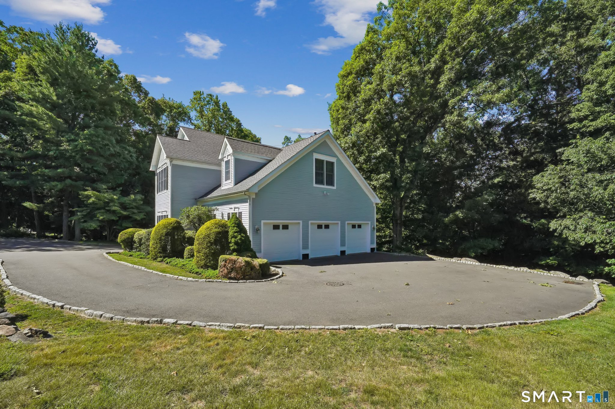 132 East Hunting Ridge Road Stamford, CT 06903 - Photo 2 of 29