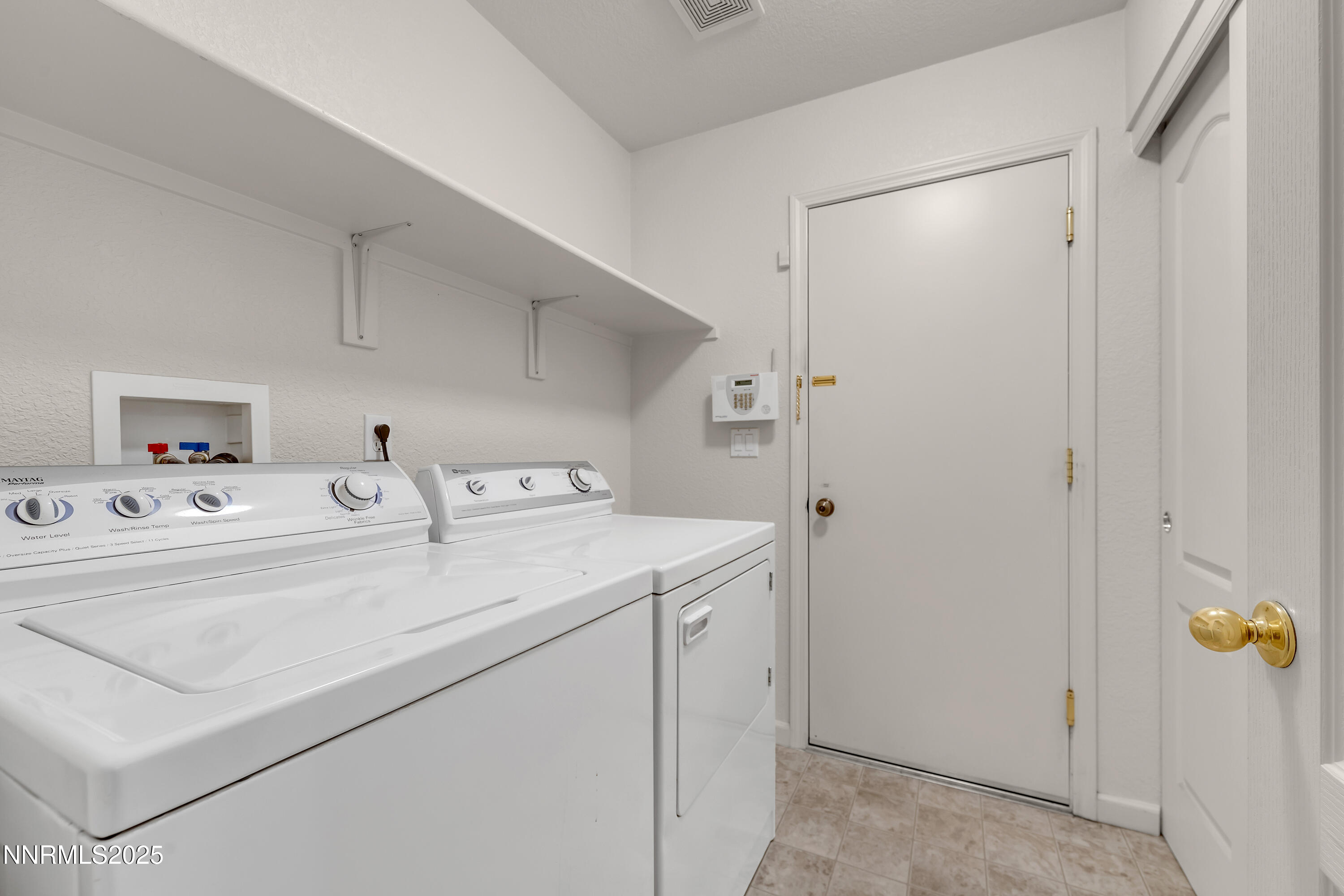 17330 Desert Lake Drive Reno, NV 89508 - Photo 18 of 24 DesertLake17330-029