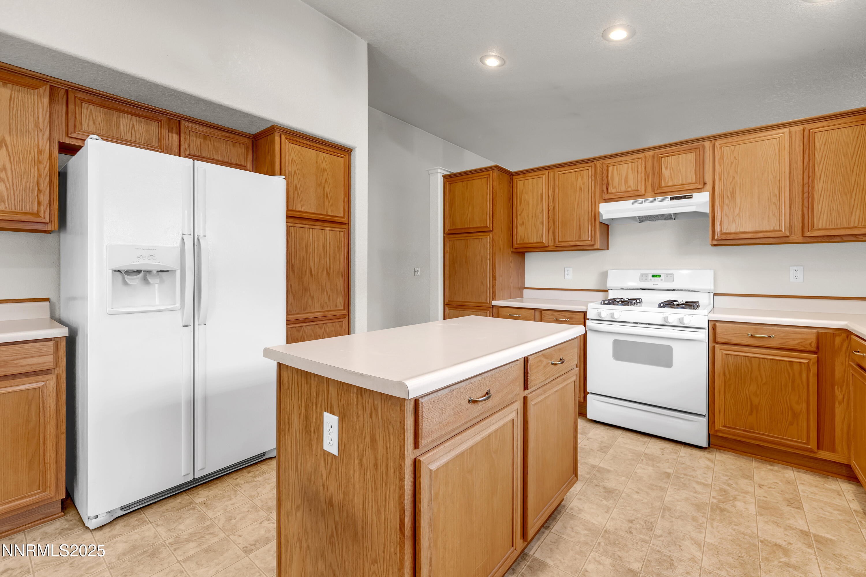 17330 Desert Lake Drive Reno, NV 89508 - Photo 8 of 24 DesertLake17330-014