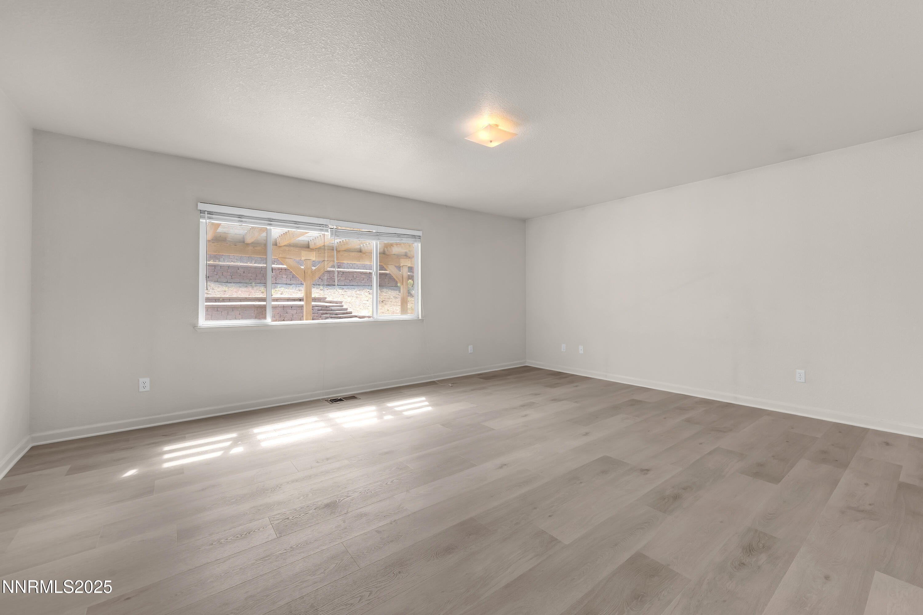 17330 Desert Lake Drive Reno, NV 89508 - Photo 9 of 24 DesertLake17330-017