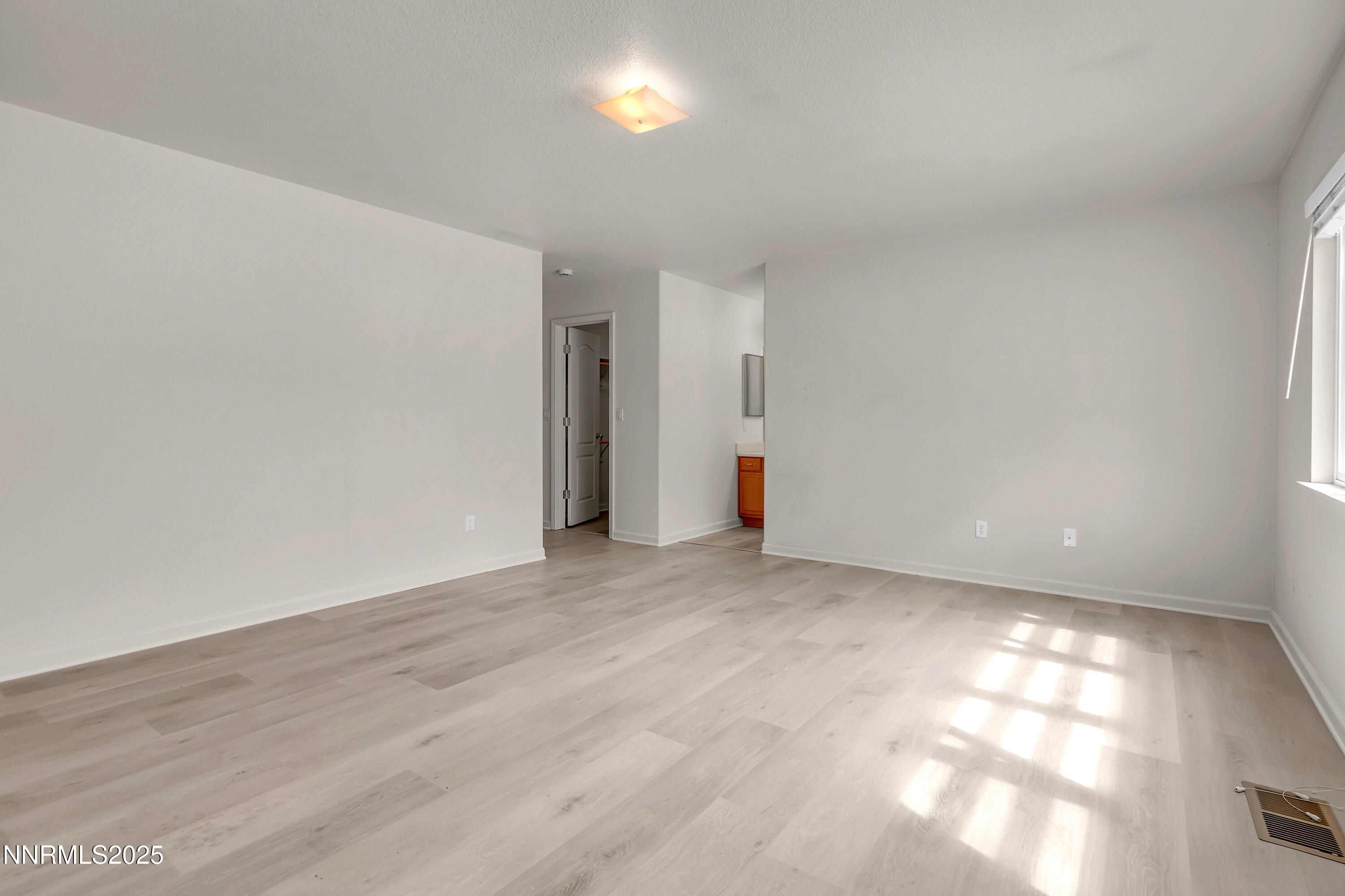 17330 Desert Lake Drive Reno, NV 89508 - Photo 10 of 24 DesertLake17330-019