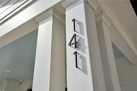 $575,000 | 141 Metairie Court, Metairie, LA 70001