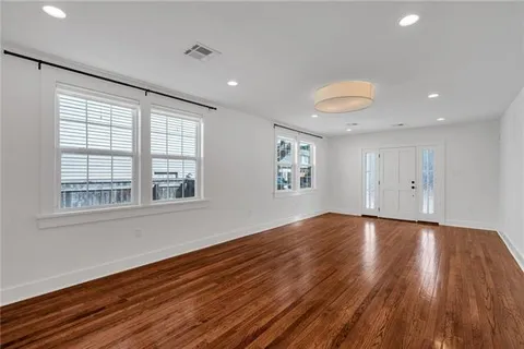 $575,000 | 141 Metairie Court, Metairie, LA 70001