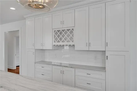 $575,000 | 141 Metairie Court, Metairie, LA 70001